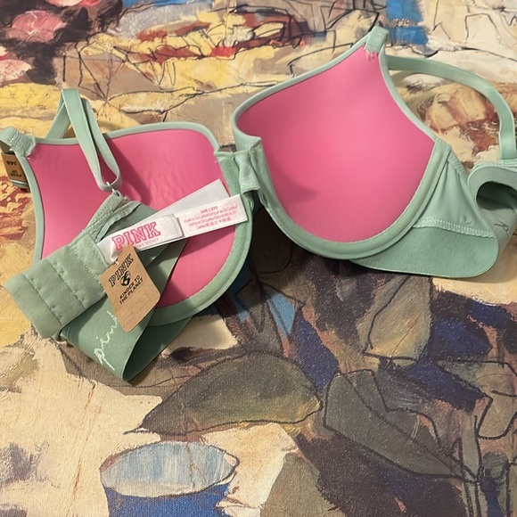 Green Padded Women's Bra - Picture 2 of 3